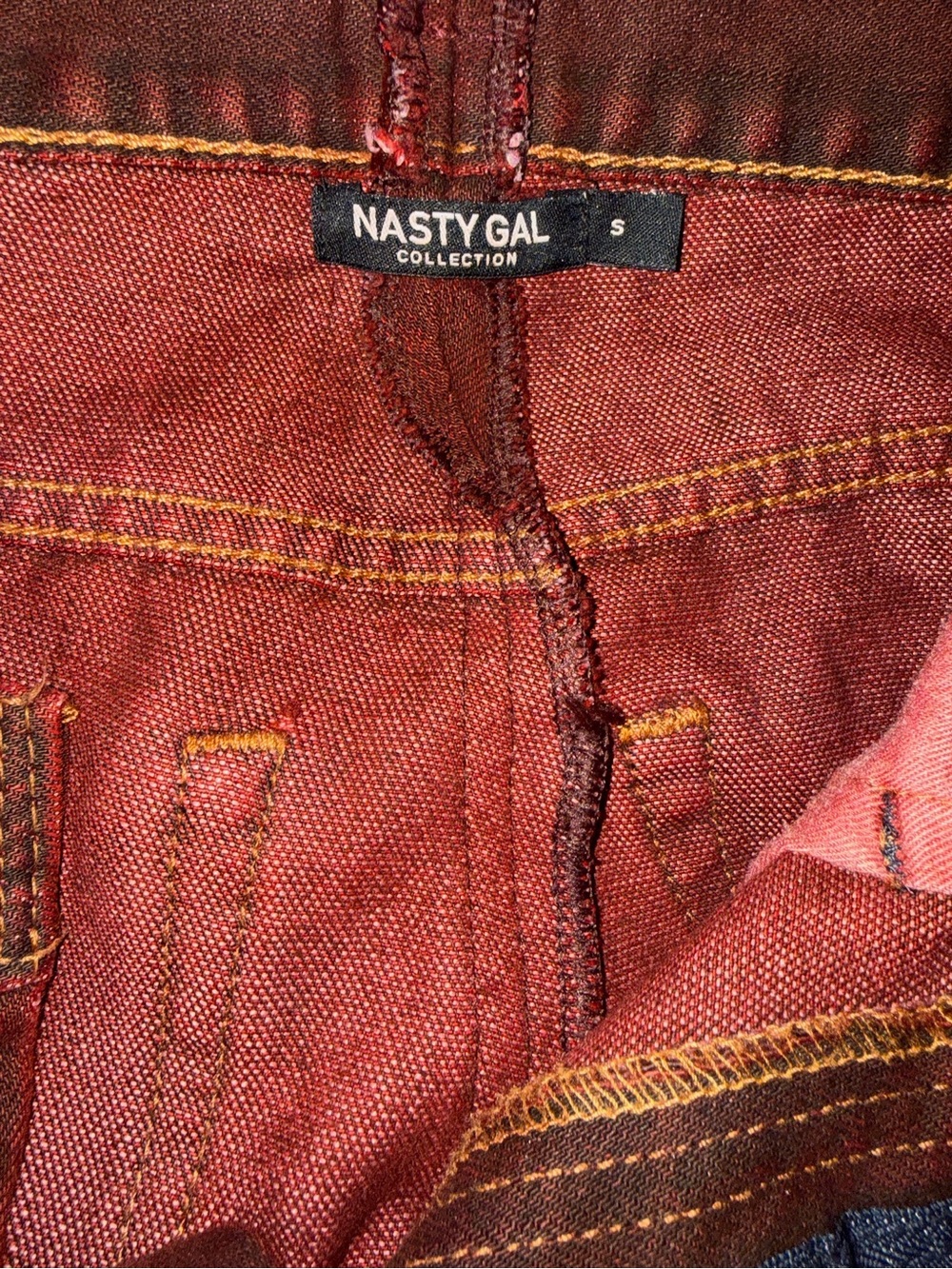 Nasty Gal x‎ Levis’s Red Denim Mini Skirt with Frayed Hem - Picture 2 of 4